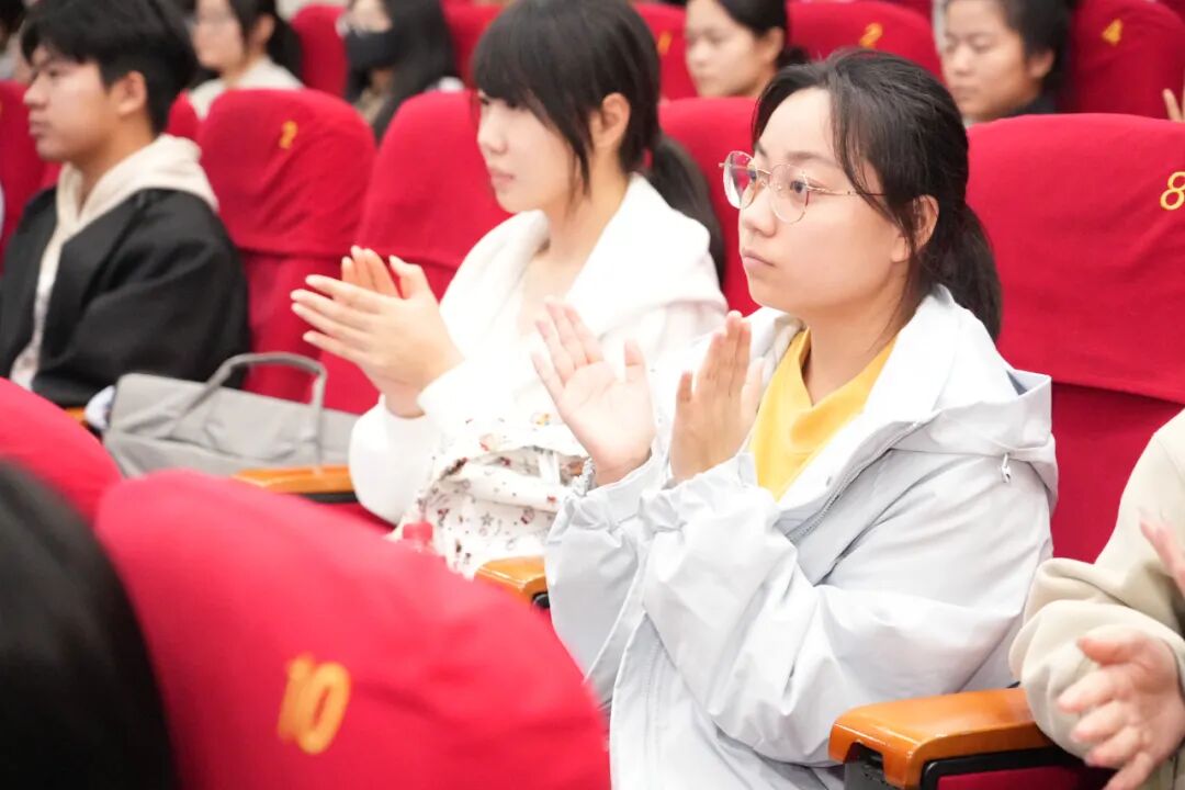 蓝鲸体育直播app下载官方正版党政领