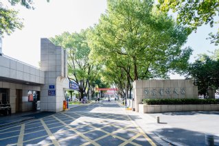 本页围绕「免费蓝鲸体育app入口新手